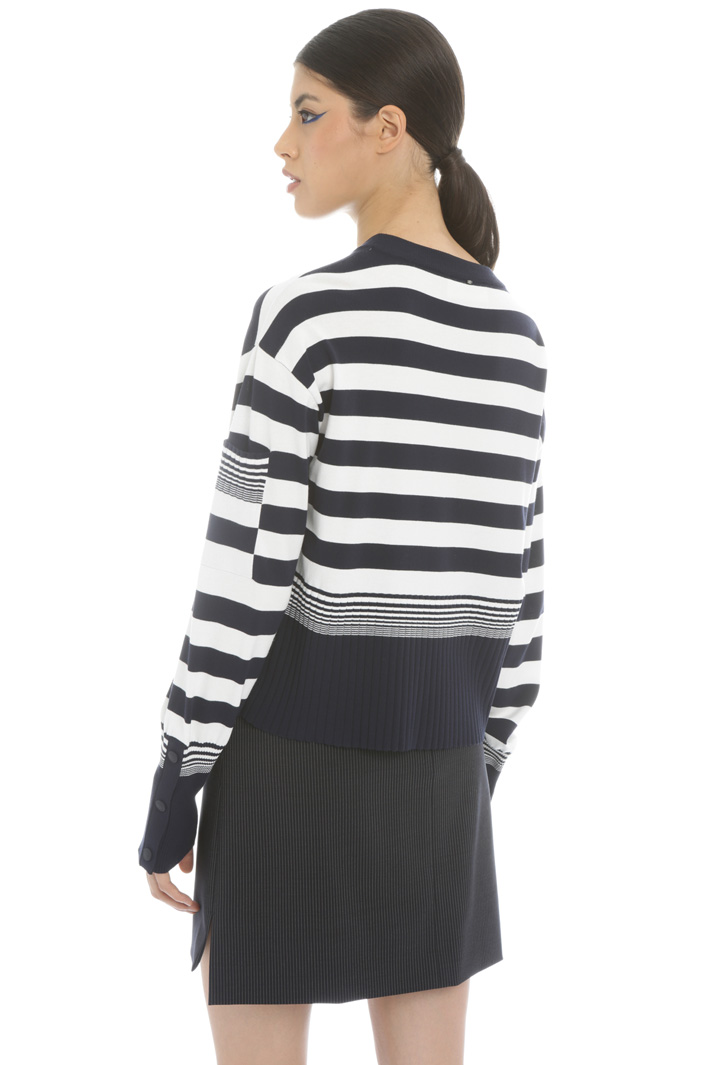 Stretch viscose sweater Intrend Stretch viscose sweater Intrend