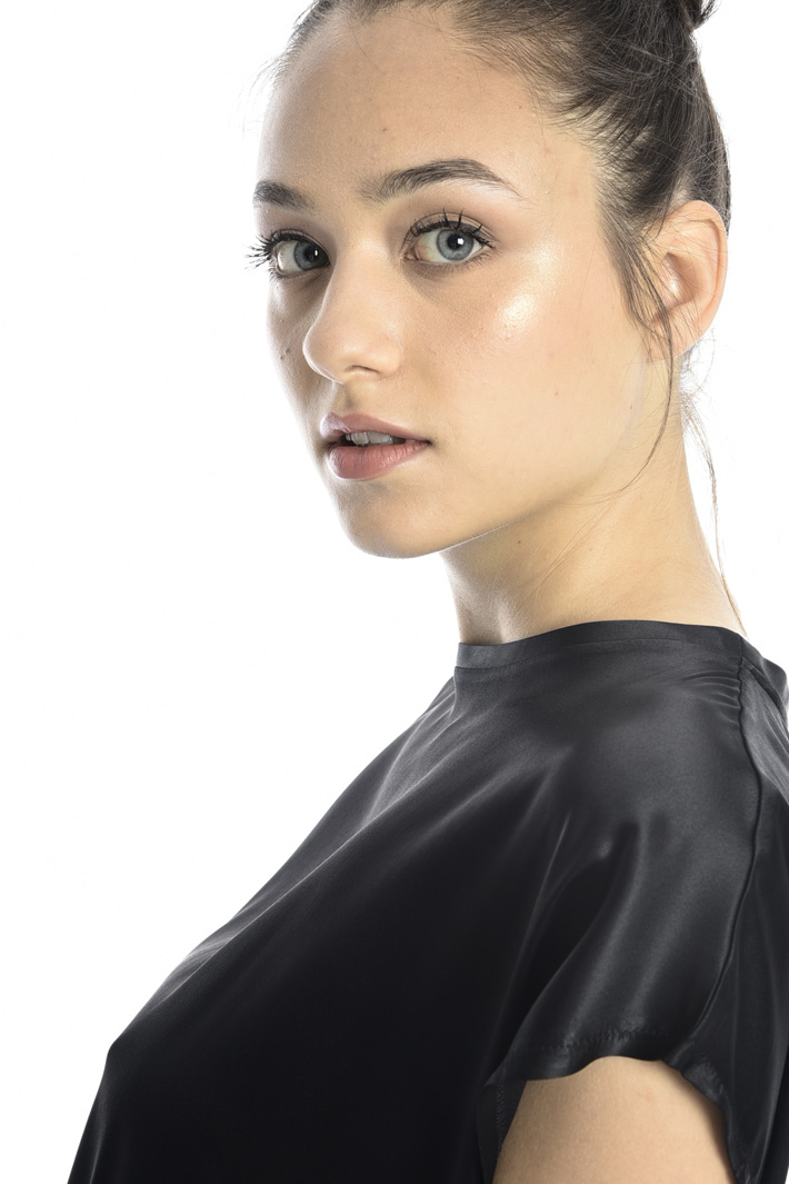 Satin blouse Intrend Satin blouse Intrend