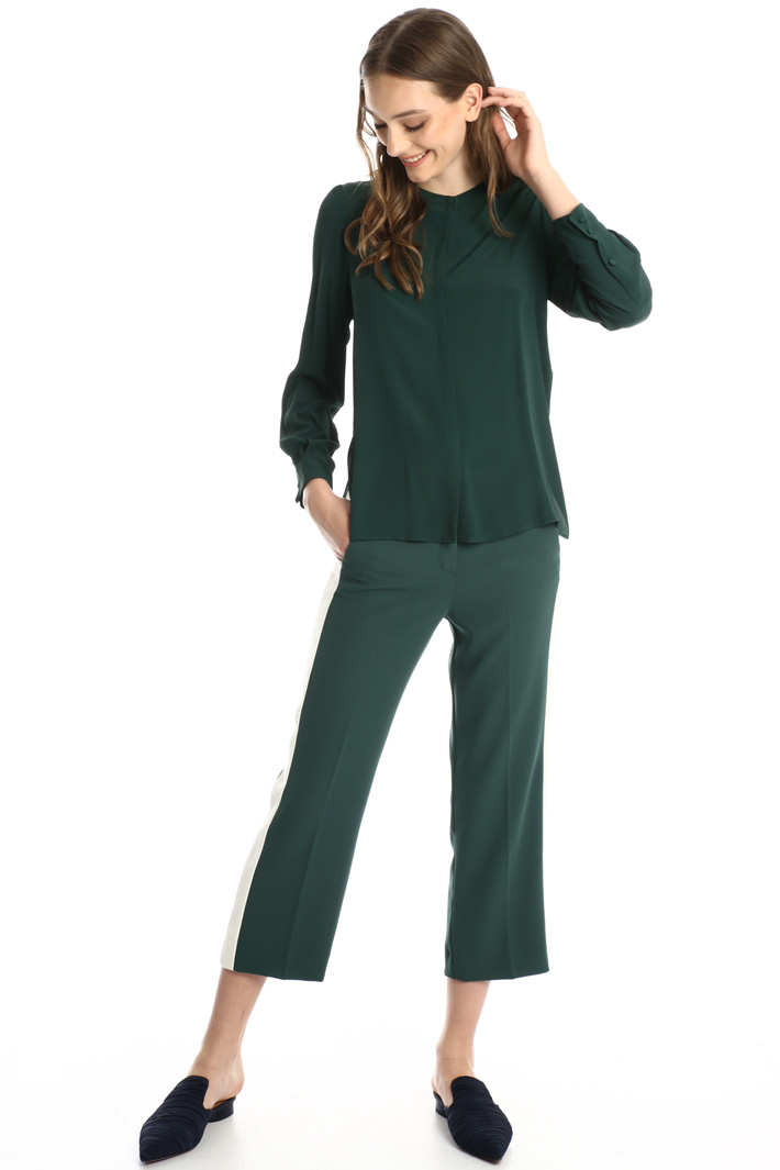 Scarf-neck crepe shirt Intrend Scarf-neck crepe shirt Intrend