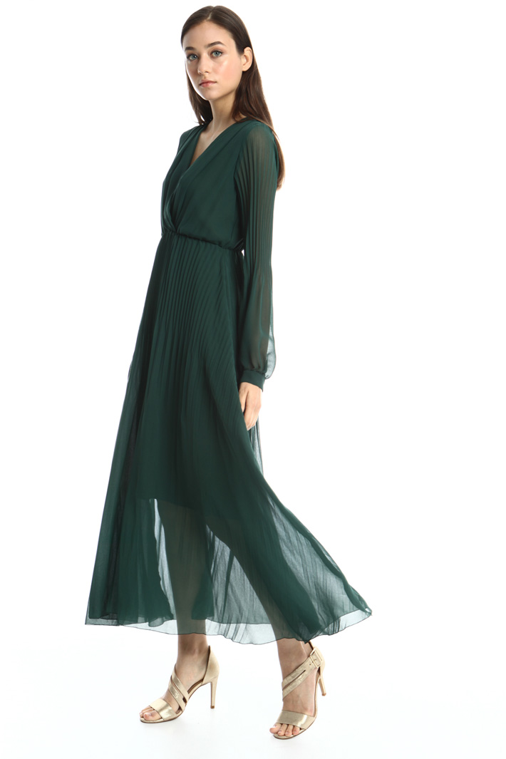 Pleated georgette dress Intrend Pleated georgette dress Intrend