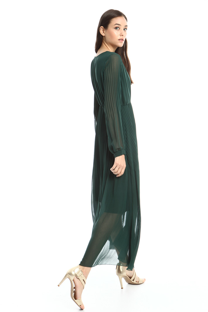 Pleated georgette dress Intrend Pleated georgette dress Intrend