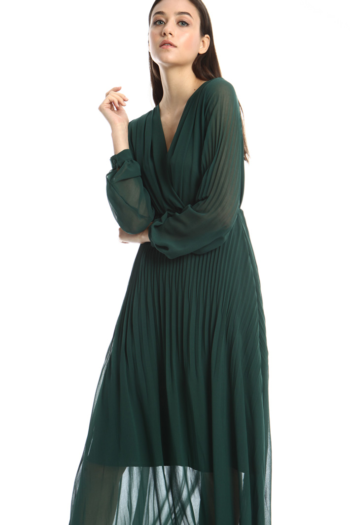 Pleated georgette dress Intrend Pleated georgette dress Intrend