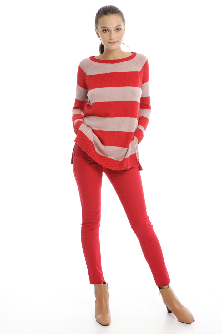 Buttoned slit sweater Intrend Buttoned slit sweater Intrend