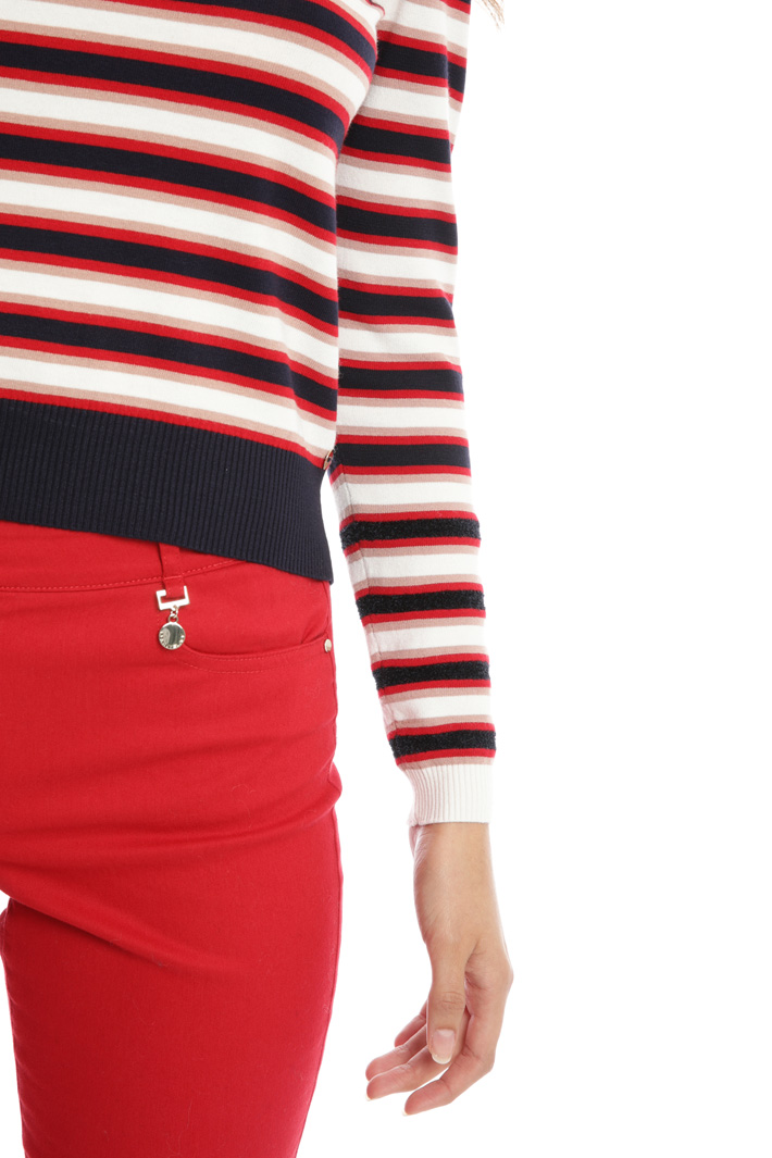 Slim fit striped sweater Intrend Slim fit striped sweater Intrend