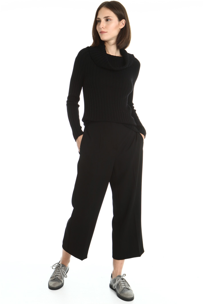 Off-shoulder wool sweater Intrend Off-shoulder wool sweater Intrend
