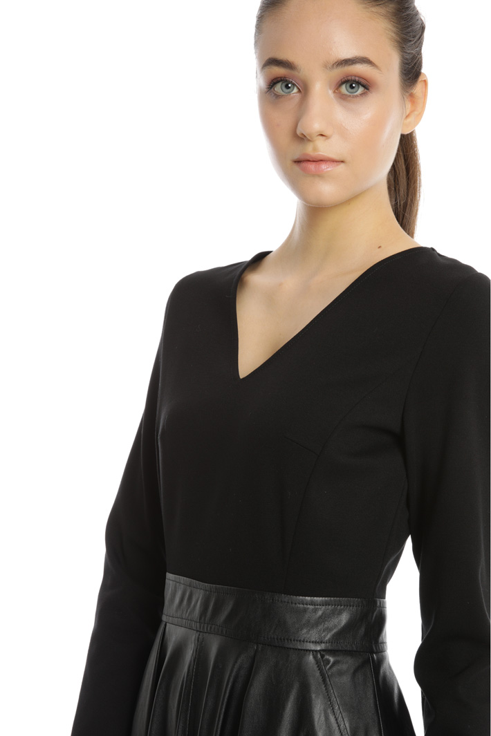 Dual-material dress Intrend Dual-material dress Intrend