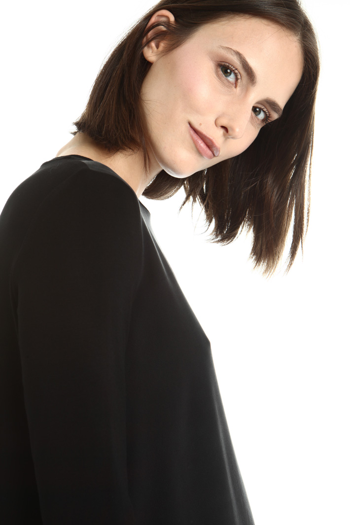 Asymmetrical hem T-shirt Intrend Asymmetrical hem T-shirt Intrend