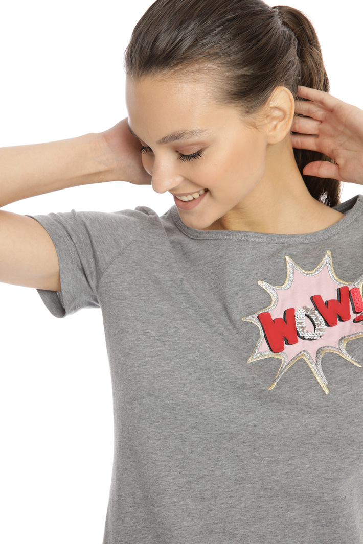 Embroidered T-shirt Intrend Embroidered T-shirt Intrend