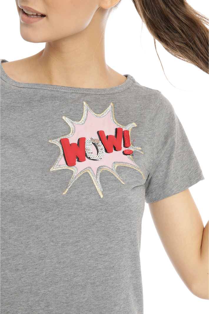 Embroidered T-shirt Intrend Embroidered T-shirt Intrend