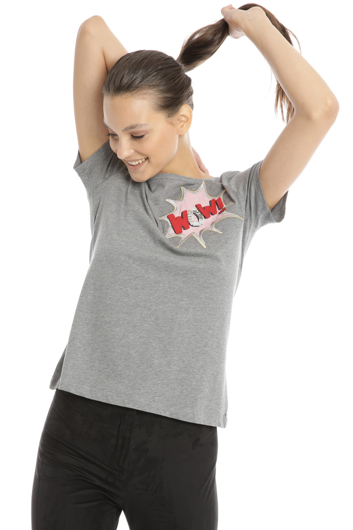 Embroidered T-shirt Intrend Embroidered T-shirt Intrend
