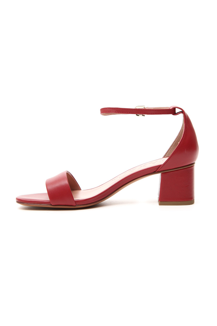 Leather sandals
Intrend Leather sandals
Intrend