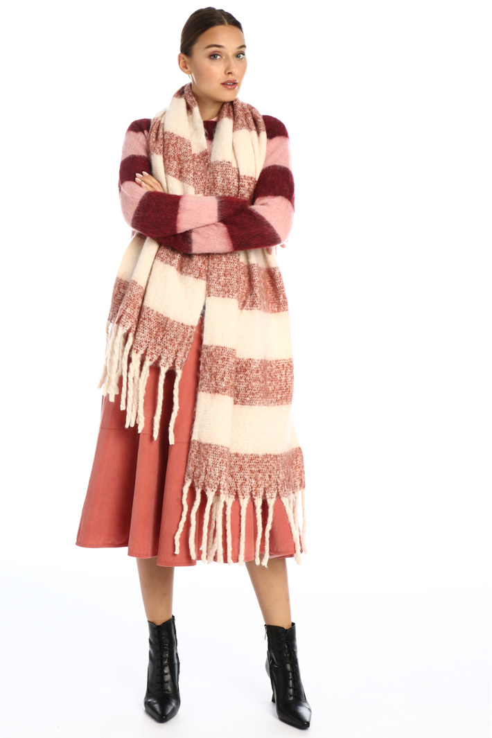 Maxi fringe scarf Intrend Maxi fringe scarf Intrend