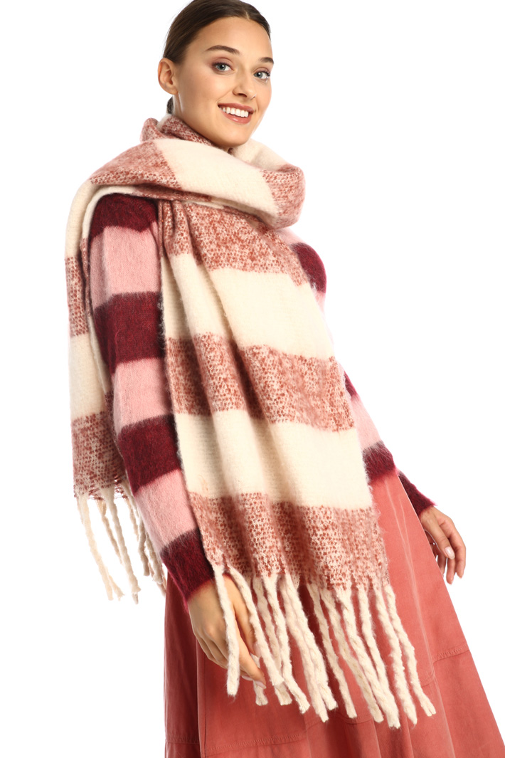 Maxi fringe scarf Intrend Maxi fringe scarf Intrend