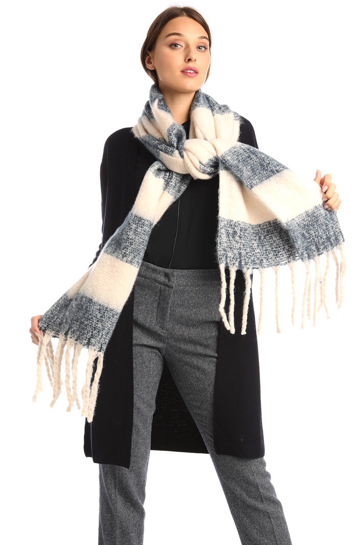 Maxi fringe scarf Intrend Maxi fringe scarf Intrend