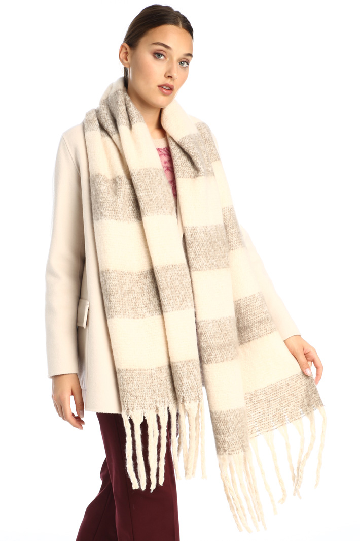 Maxi fringe scarf Intrend Maxi fringe scarf Intrend