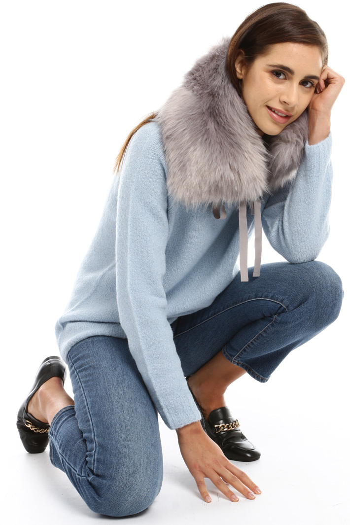 Fur effect collar with ribbons Intrend Fur effect collar with ribbons Intrend