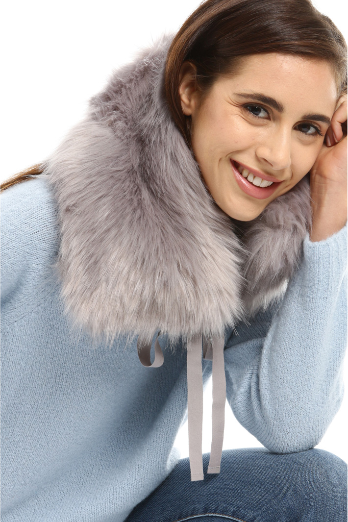 Fur effect collar with ribbons Intrend Fur effect collar with ribbons Intrend