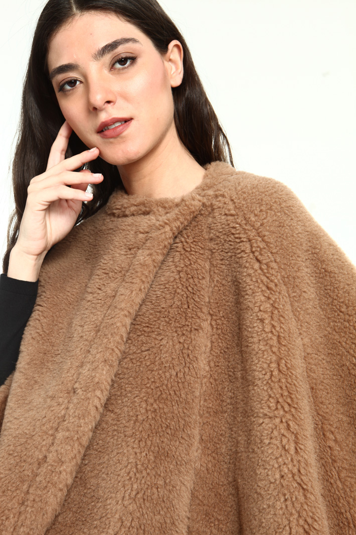 Camel and silk cape Intrend Camel and silk cape Intrend