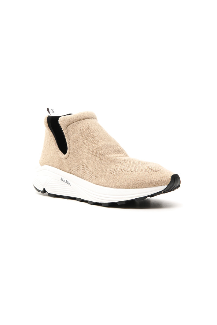 Knit slip-on sneaker Intrend Knit slip-on sneaker Intrend