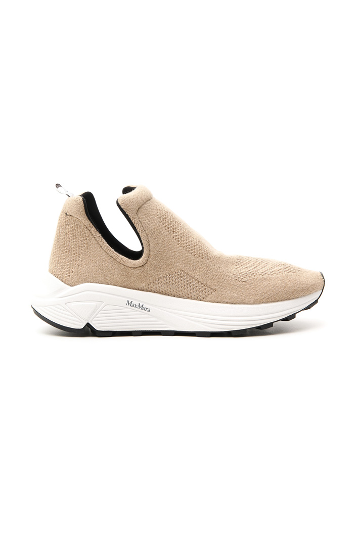 Knit slip-on sneaker Intrend Knit slip-on sneaker Intrend