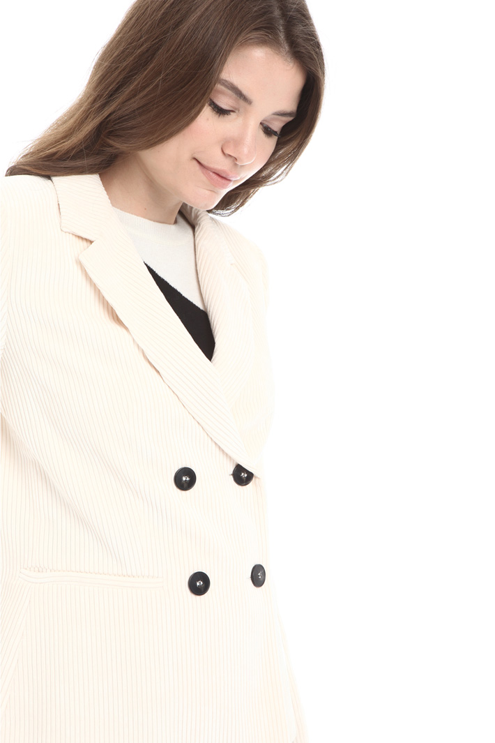 Double-breasted velvet blazer Intrend Double-breasted velvet blazer Intrend