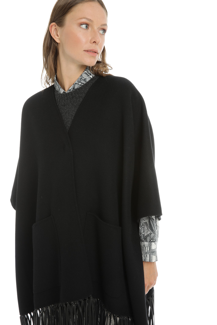 Fringed wool cape Intrend Fringed wool cape Intrend