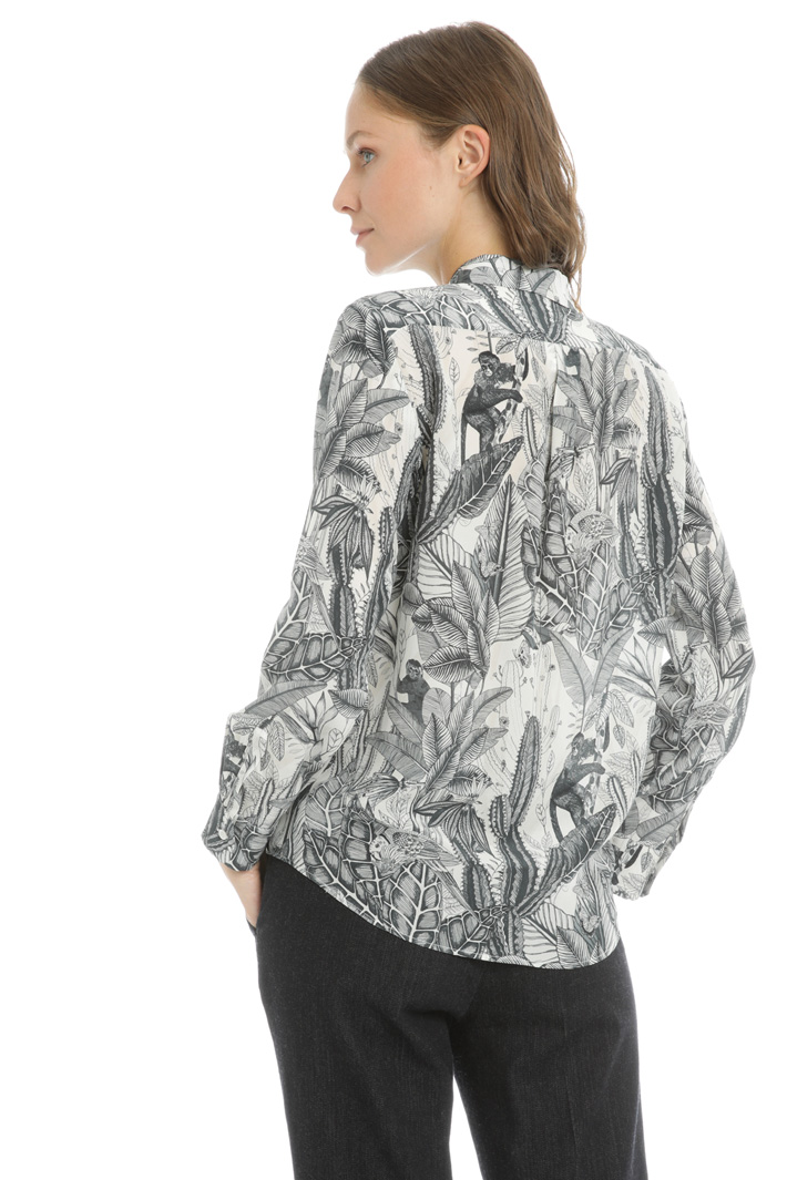 Pure silk crepe shirt Intrend Pure silk crepe shirt Intrend
