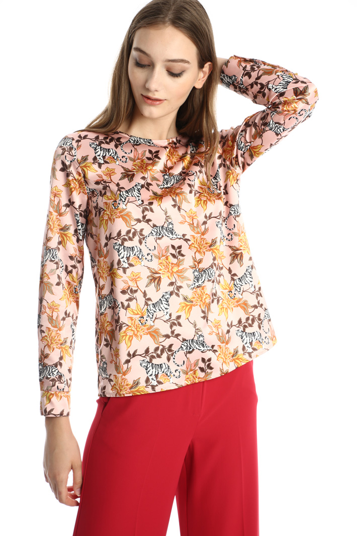 Printed satin tunic Intrend Printed satin tunic Intrend