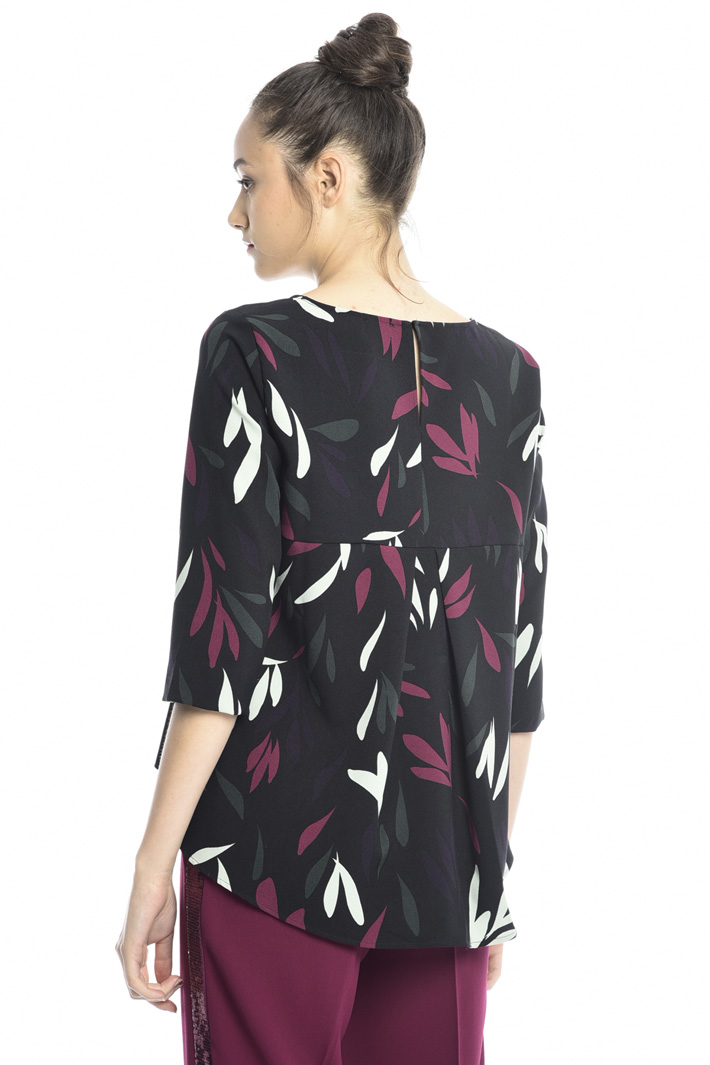 Oversized crepe blouse Intrend Oversized crepe blouse Intrend