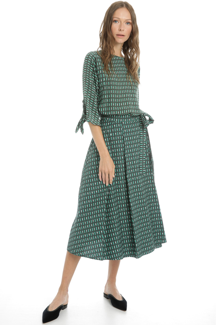 Knotted sleeve blouse Intrend Knotted sleeve blouse Intrend