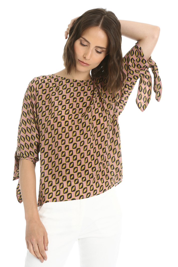 Knotted sleeve blouse Intrend Knotted sleeve blouse Intrend