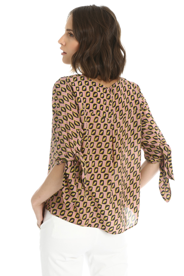 Knotted sleeve blouse Intrend Knotted sleeve blouse Intrend