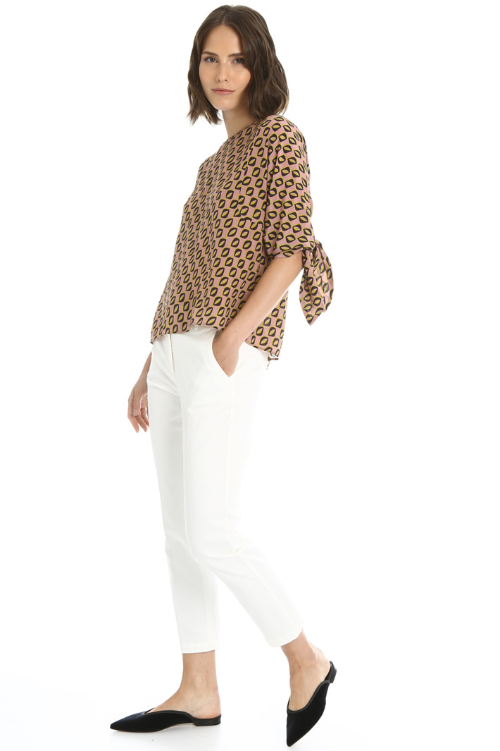 Knotted sleeve blouse Intrend Knotted sleeve blouse Intrend