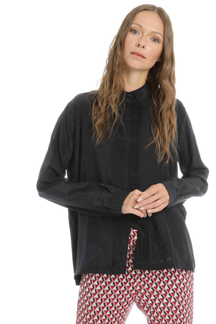 Pleated front silk shirt Intrend Pleated front silk shirt Intrend