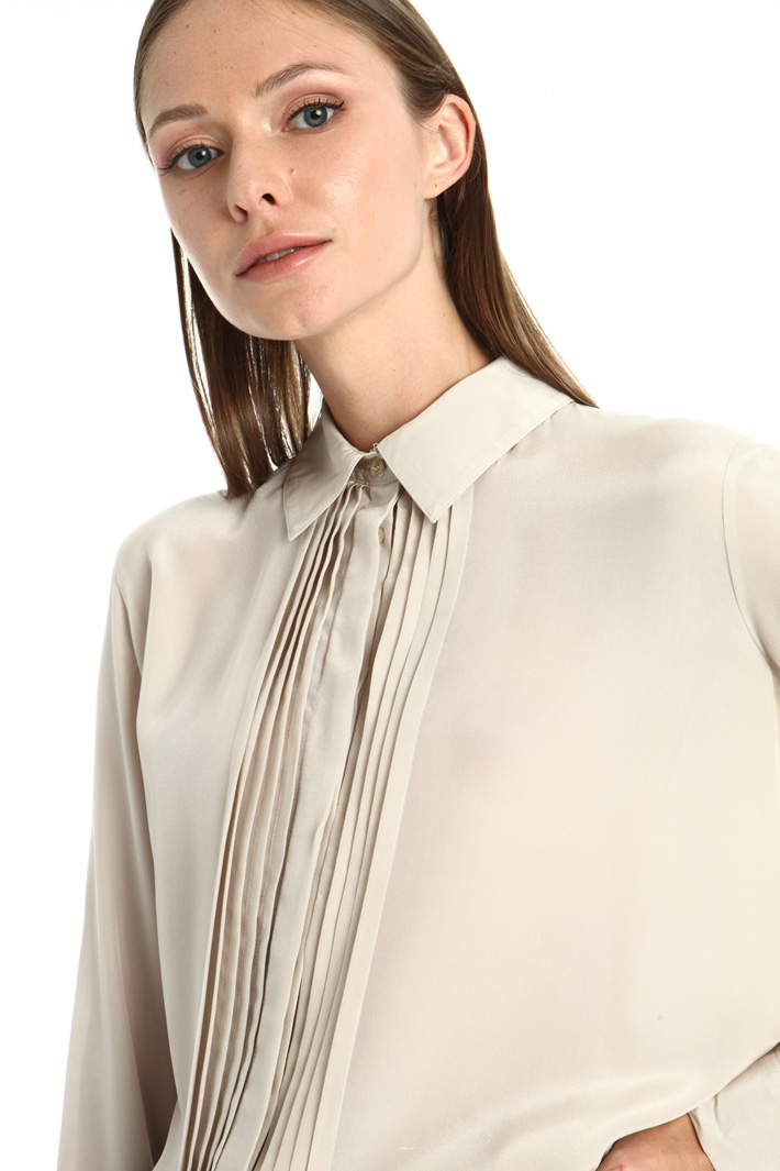 Pleated front silk shirt Intrend Pleated front silk shirt Intrend