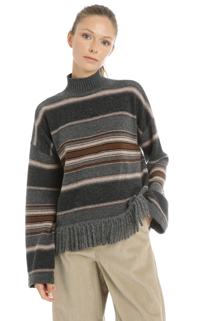 Wool fringed sweater Intrend Wool fringed sweater Intrend