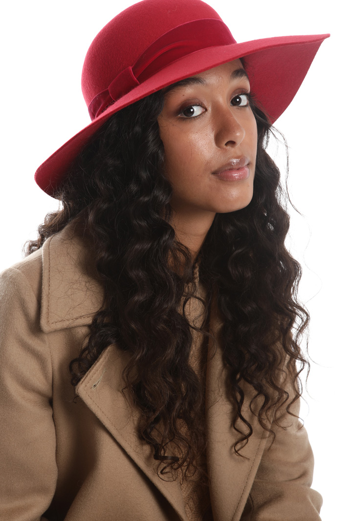 Velvet ribbon hat Intrend Velvet ribbon hat Intrend