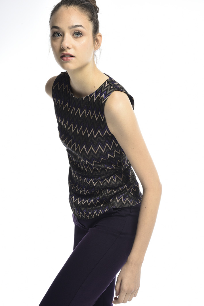 Sleeveless lamé top Intrend Sleeveless lamé top Intrend