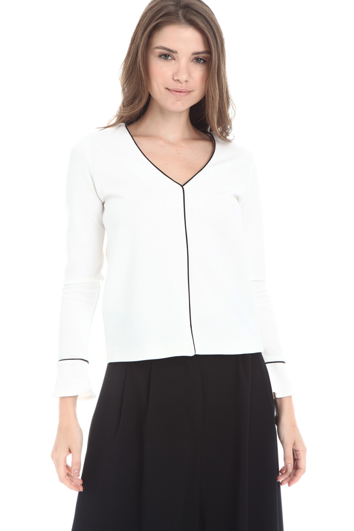 Top with contrasting piping Intrend Top with contrasting piping Intrend
