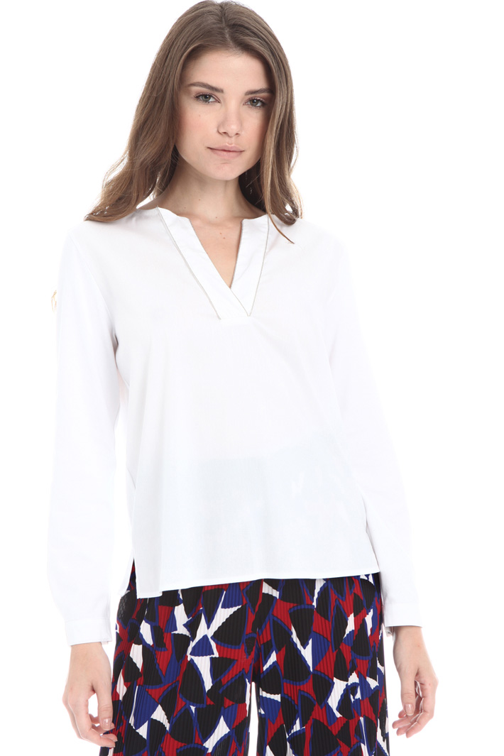 V-neck T-shirt Intrend V-neck T-shirt Intrend