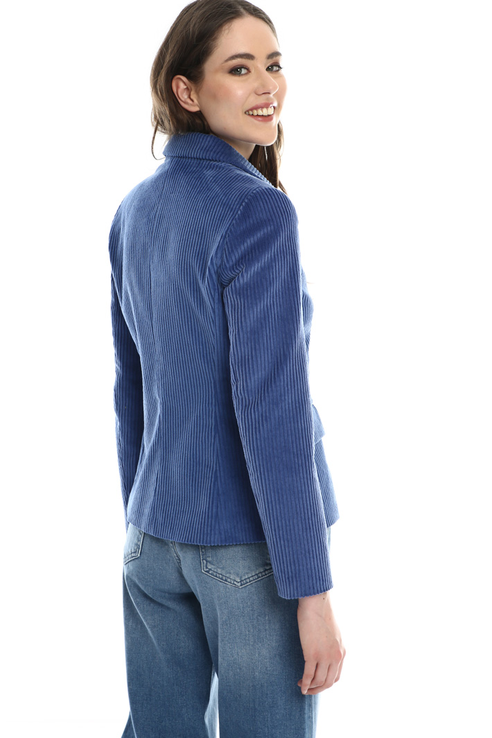 Corduroy blazer
Intrend Corduroy blazer
Intrend