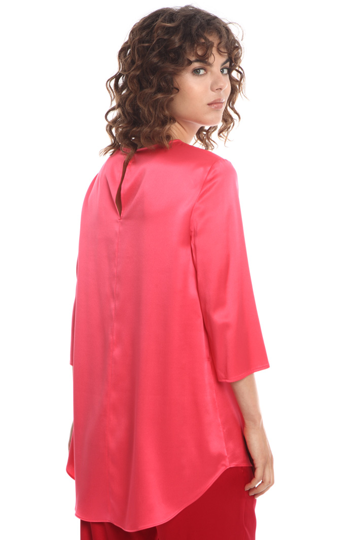 Silk satin blouse
Intrend Silk satin blouse
Intrend