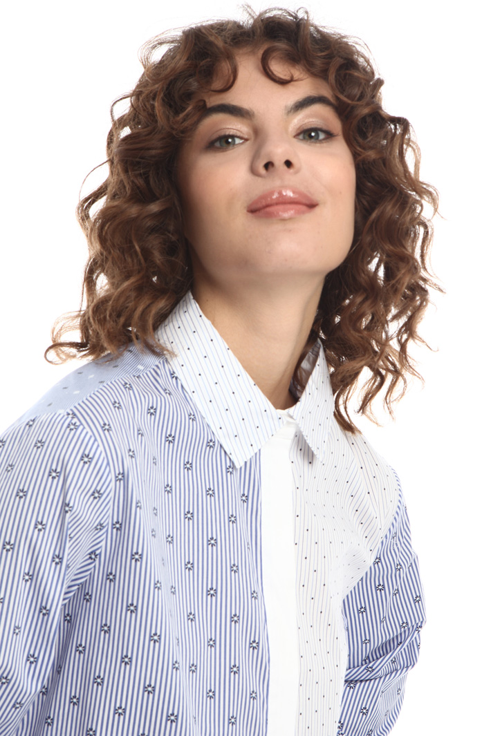 Loose-fit poplin shirt
Intrend Loose-fit poplin shirt
Intrend