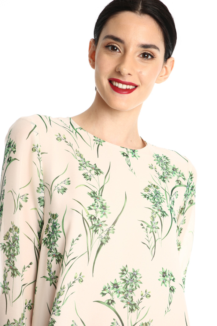 Silk blouse with side flounce Intrend Silk blouse with side flounce Intrend