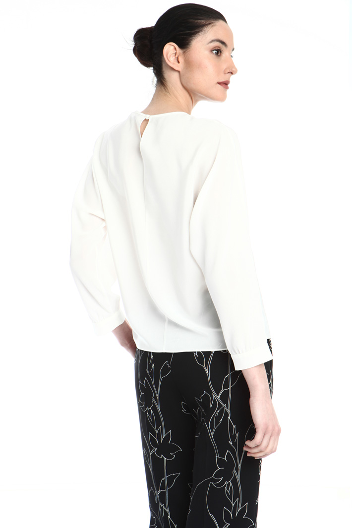Silk crepe-de-chine blouse Intrend Silk crepe-de-chine blouse Intrend