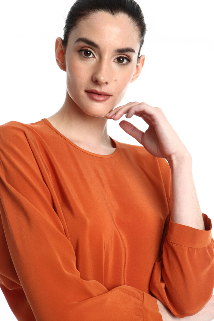 Silk crepe-de-chine blouse Intrend Silk crepe-de-chine blouse Intrend