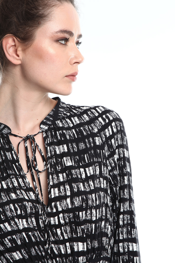 Flared viscose dress Intrend Flared viscose dress Intrend