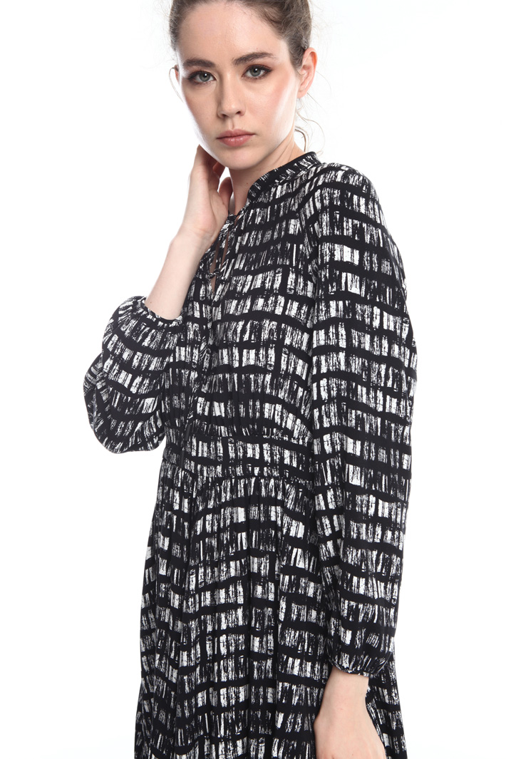 Flared viscose dress Intrend Flared viscose dress Intrend