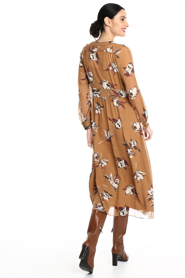 V-neck georgette dress Intrend V-neck georgette dress Intrend