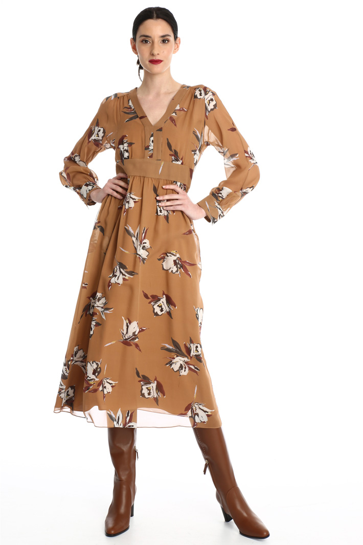 V-neck georgette dress Intrend V-neck georgette dress Intrend